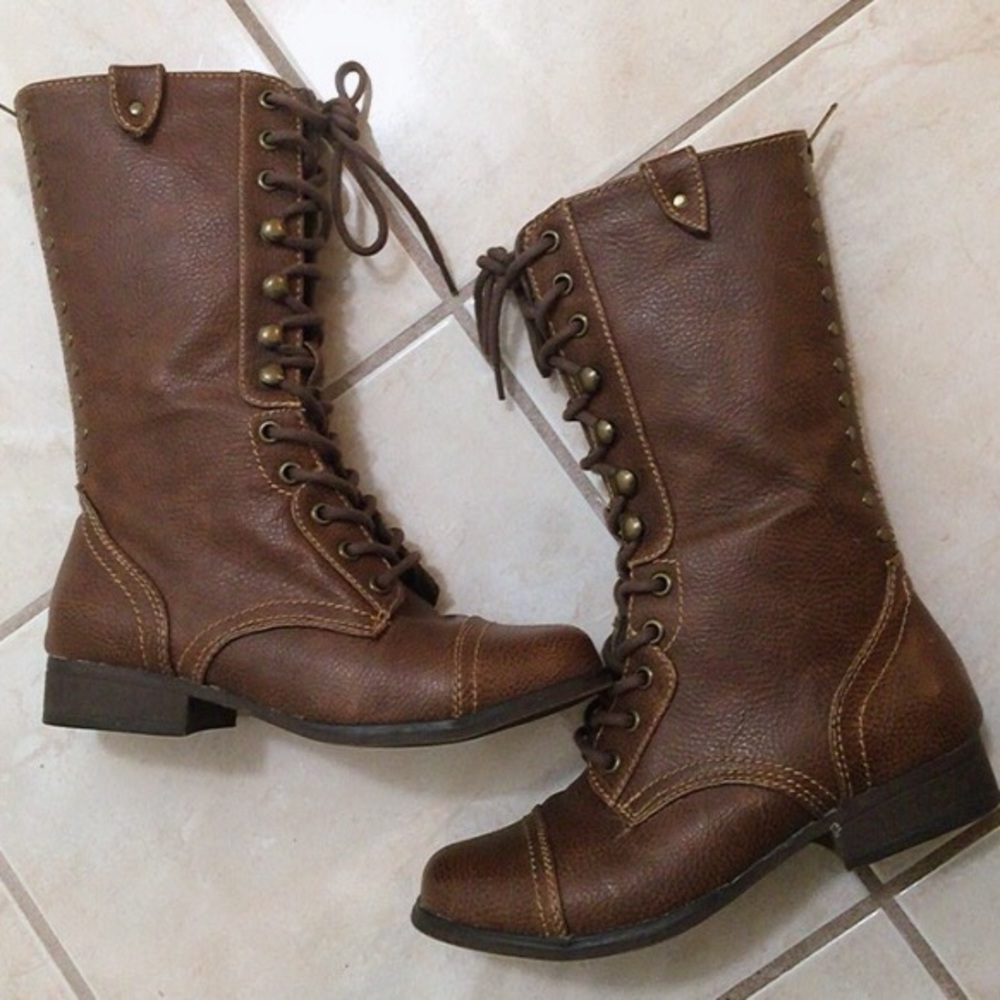 Brown combat boots (size 5)